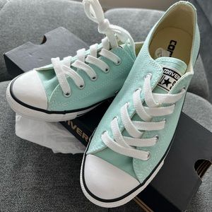 ⭐️ Brand new light blue Converse ⭐️